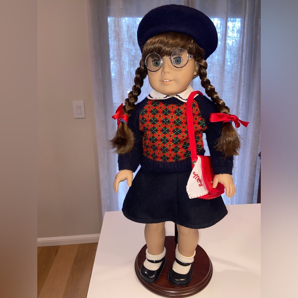 American Girl Doll - Molly McIntire 18in original doll